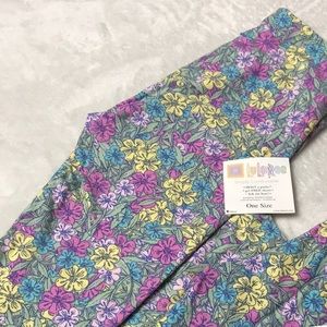 📍SOLD 📍 FLOWER 🌺 POWER - OS leggings